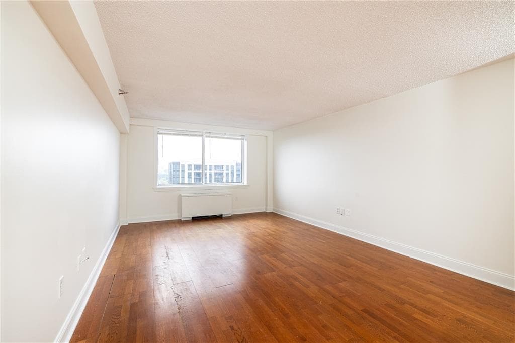 1 bedroom, 1 bathroom, 837 sq ft condominium for sale at 2479 Peachtree Road 1706, Atlanta, GA 30305 — photo 6