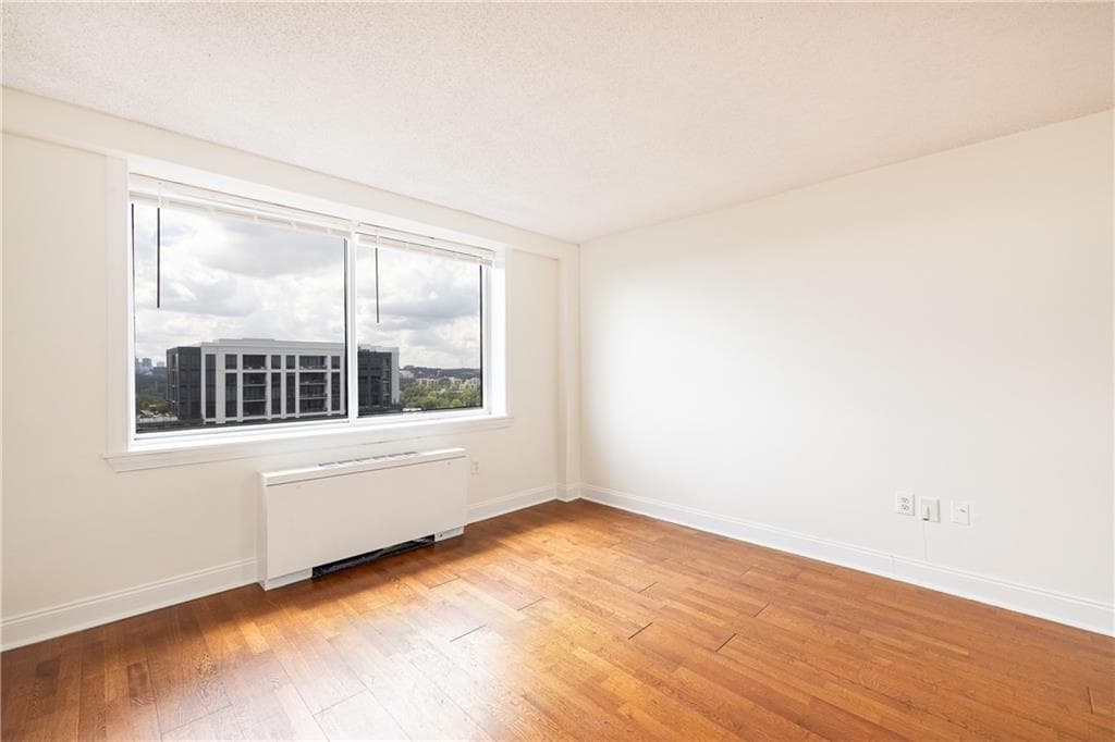 1 bedroom, 1 bathroom, 837 sq ft condominium for sale at 2479 Peachtree Road 1706, Atlanta, GA 30305 — photo 8