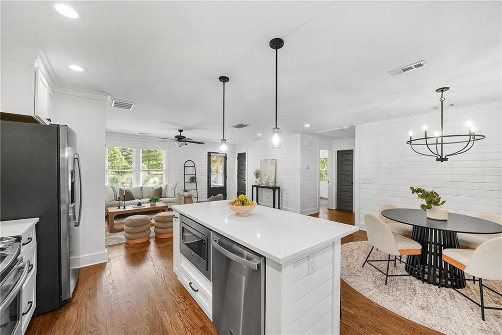 3 bedroom, 2 bathroom, 1,600 sq ft single family residence under contract at 811 Mclinden Avenue, Smyrna, GA 30080 — photo 7
