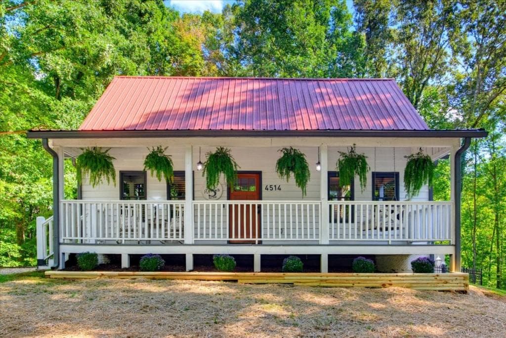 4 bedroom, 4 bathroom, 2,800 sq ft single family residence under contract at 4514 Gulledge Road, Dallas, GA 30132
