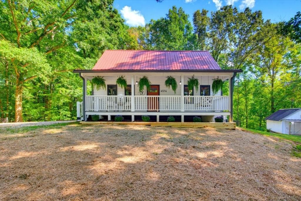 4 bedroom, 4 bathroom, 2,800 sq ft single family residence under contract at 4514 Gulledge Road, Dallas, GA 30132 — photo 2
