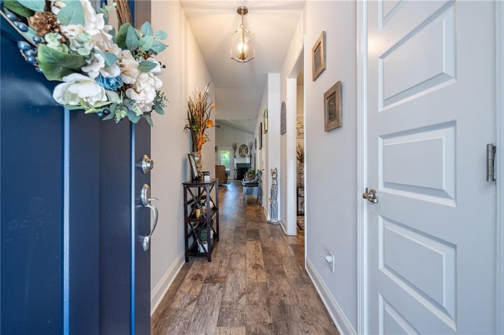 3 bedroom, 2 bathroom, 1,400 sq ft single family residence for sale at 200 Vineyard Walk, Carrollton, GA 30117 — photo 5