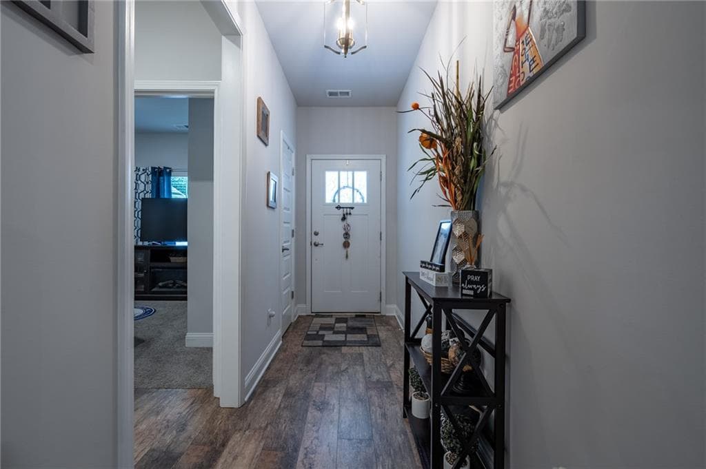 3 bedroom, 2 bathroom, 1,400 sq ft single family residence for sale at 200 Vineyard Walk, Carrollton, GA 30117 — photo 6