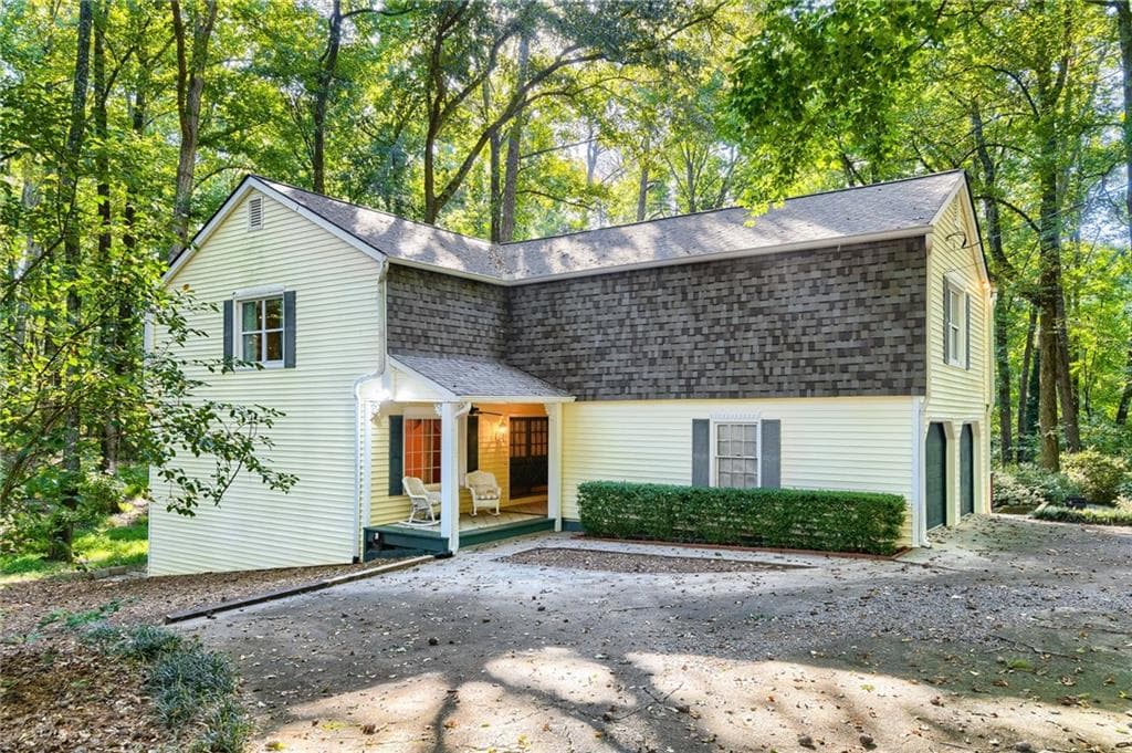 4 bedroom, 4 bathroom, 2,714 sq ft single family residence for sale at 1996 Thomas Road, Canton, GA 30115 — photo 4
