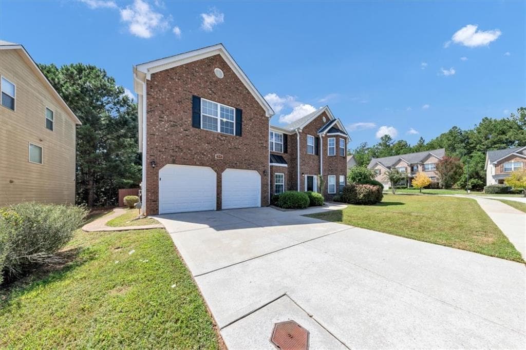 5 bedroom, 4 bathroom, 4,372 sq ft single family residence under contract at 2601 Muskeg Court, Atlanta, GA 30331 — photo 2