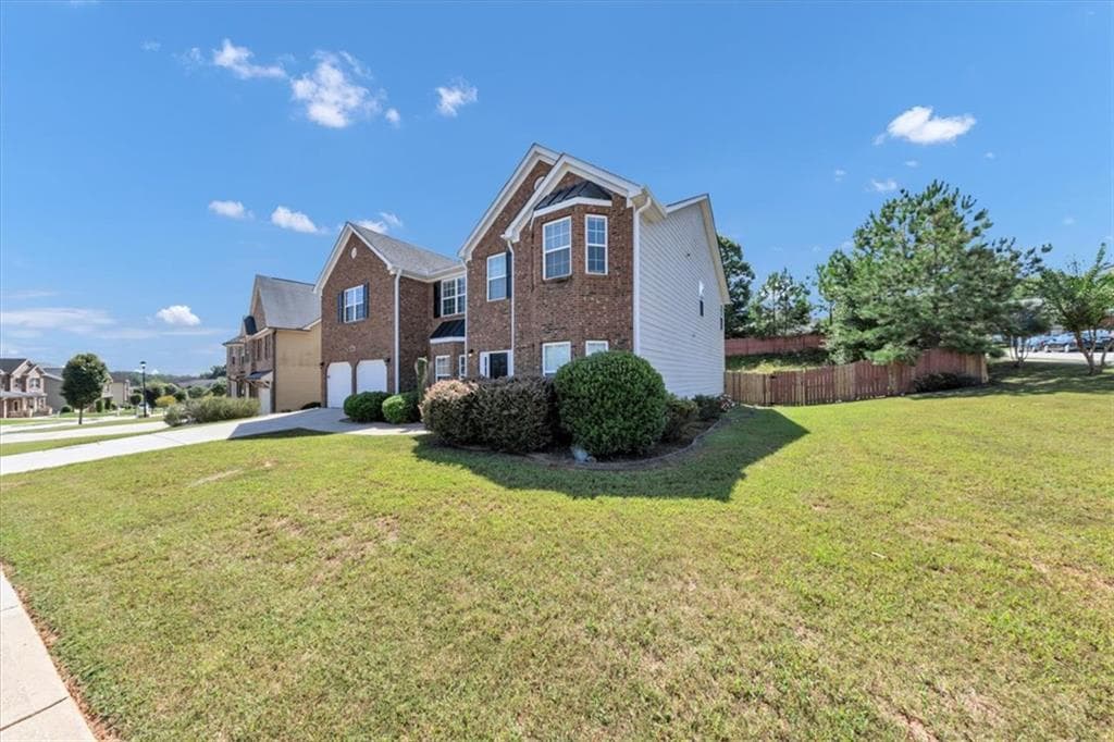 5 bedroom, 4 bathroom, 4,372 sq ft single family residence under contract at 2601 Muskeg Court, Atlanta, GA 30331 — photo 3