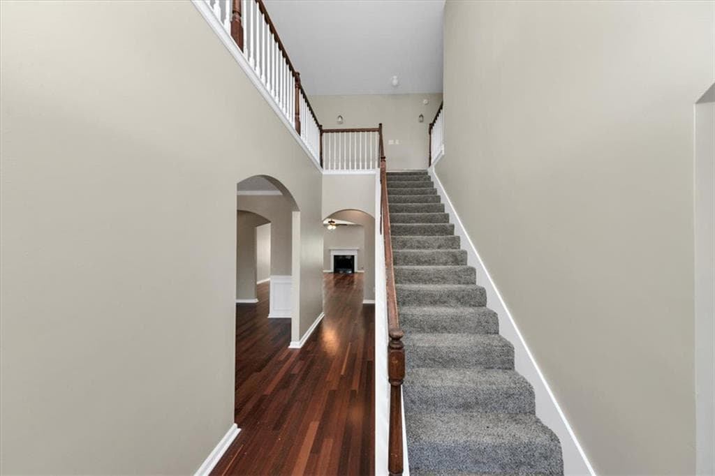 5 bedroom, 4 bathroom, 4,372 sq ft single family residence under contract at 2601 Muskeg Court, Atlanta, GA 30331 — photo 4