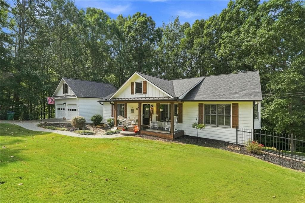 4 bedroom, 3 bathroom, 1,822 sq ft single family residence for sale at 149 Hidden Creek Road, Jasper, GA 30143 — photo 2