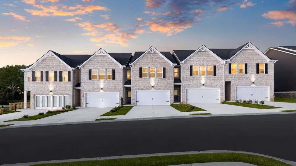 3 bedroom, 3 bathroom, 1,880 sq ft townhouse for sale at 3666 PARKWAY JAMES Drive, Snellville, GA 30039