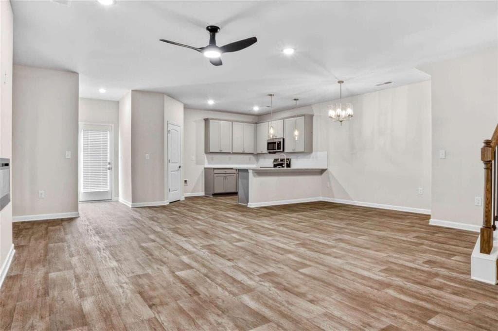 3 bedroom, 3 bathroom, 1,880 sq ft townhouse for sale at 3666 PARKWAY JAMES Drive, Snellville, GA 30039 — photo 2