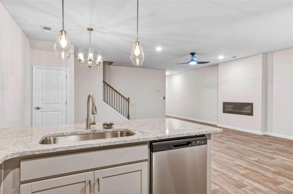 3 bedroom, 3 bathroom, 1,880 sq ft townhouse for sale at 3666 PARKWAY JAMES Drive, Snellville, GA 30039 — photo 5