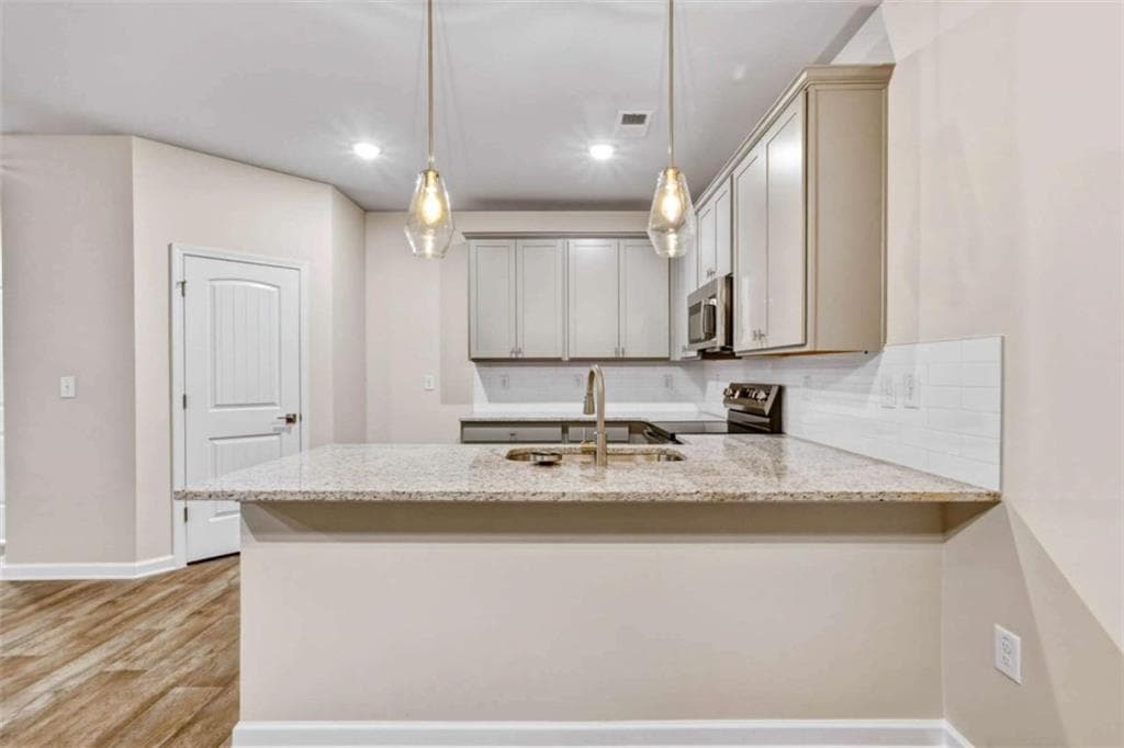 3 bedroom, 3 bathroom, 1,880 sq ft townhouse for sale at 3666 PARKWAY JAMES Drive, Snellville, GA 30039 — photo 6