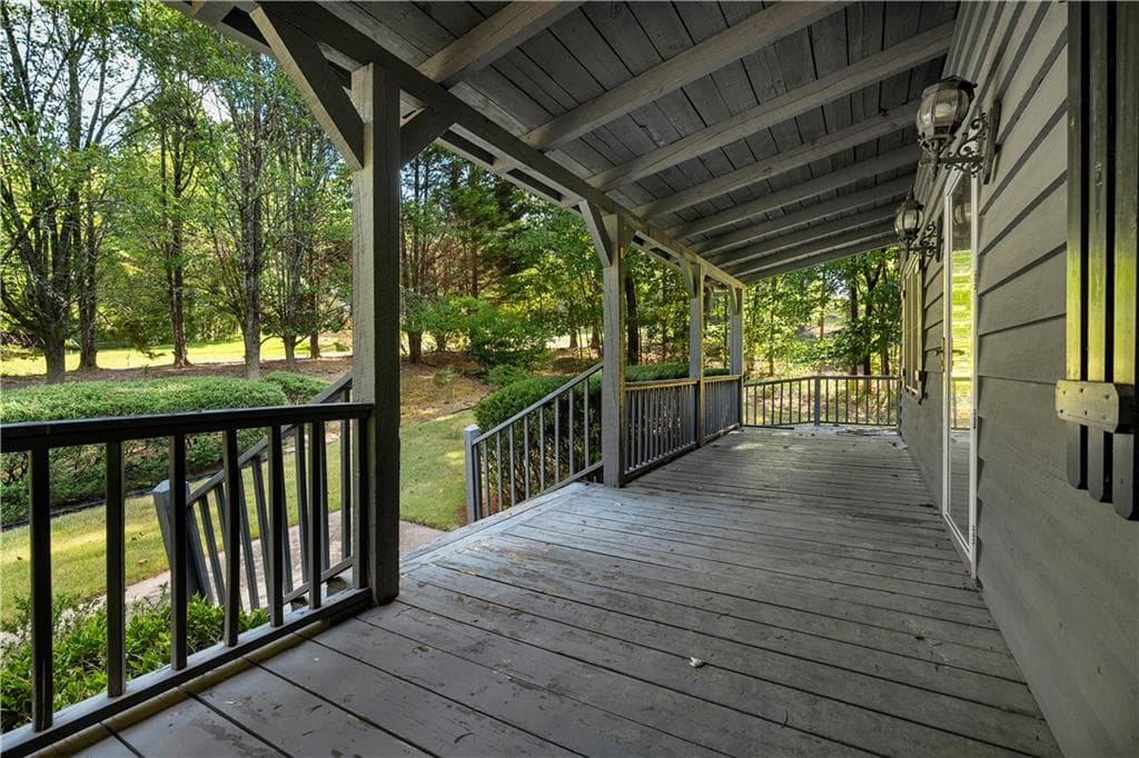 3 bedroom, 2 bathroom, 2,220 sq ft single family residence under contract at 229 Holly Creek Way, Woodstock, GA 30188 — photo 5