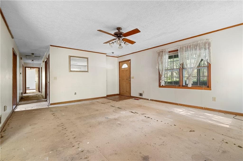 3 bedroom, 2 bathroom, 2,220 sq ft single family residence under contract at 229 Holly Creek Way, Woodstock, GA 30188 — photo 8