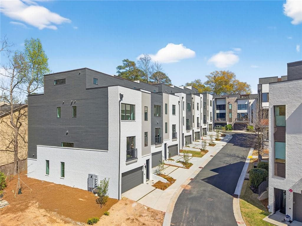 4 bedroom, 4 bathroom, 3,140 sq ft townhouse for sale at 420 Cedar Dust Drive, Decatur, GA 30030 — photo 2