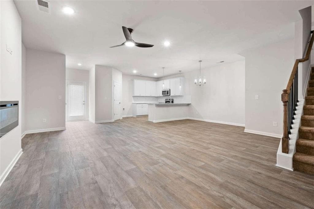 3 bedroom, 3 bathroom, 1,880 sq ft townhouse for sale at 3668 PARKWAY JAMES Drive, Snellville, GA 30039 — photo 3