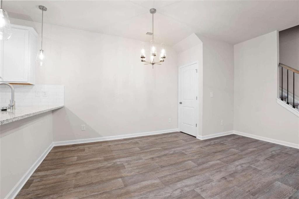 3 bedroom, 3 bathroom, 1,880 sq ft townhouse for sale at 3668 PARKWAY JAMES Drive, Snellville, GA 30039 — photo 4