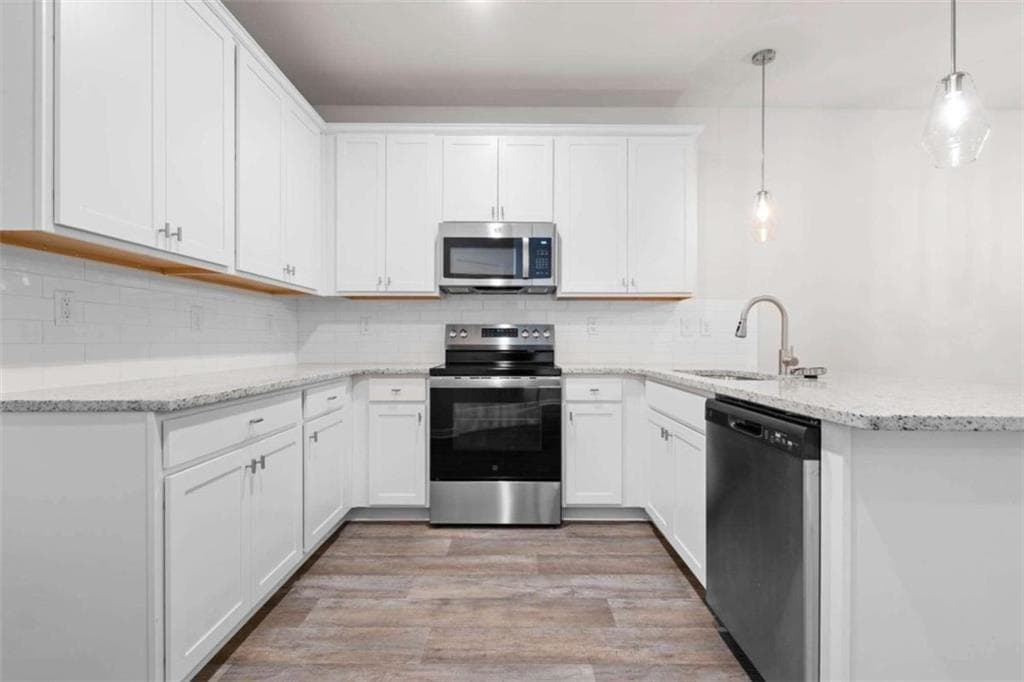 3 bedroom, 3 bathroom, 1,880 sq ft townhouse for sale at 3668 PARKWAY JAMES Drive, Snellville, GA 30039 — photo 7