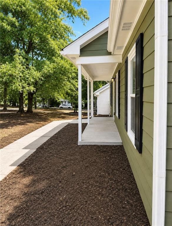 3 bedroom, 2 bathroom, 1,288 sq ft single family residence under contract at 1220 Claywill Circle, Monroe, GA 30655 — photo 5