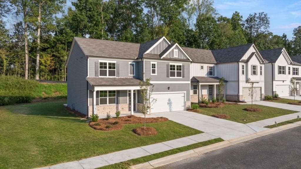 5 bedroom, 3 bathroom, 2,511 sq ft single family residence for sale at 3895 Donetta Drive, Atlanta, GA 30349 — photo 2
