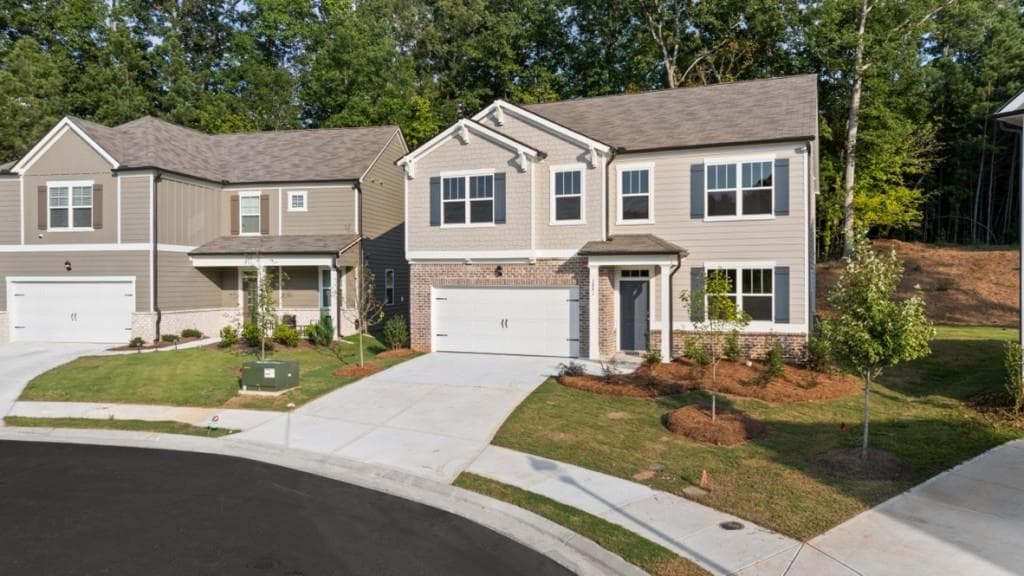 4 bedroom, 3 bathroom, 2,804 sq ft single family residence for sale at 3881 Donetta Drive, Atlanta, GA 30349 — photo 2