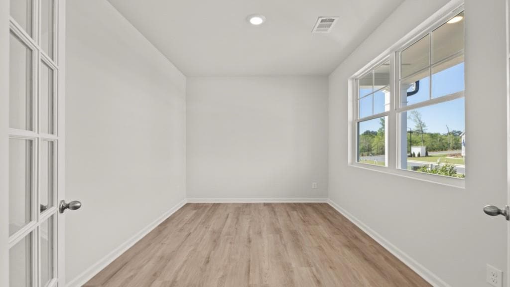 4 bedroom, 3 bathroom, 2,804 sq ft single family residence for sale at 3881 Donetta Drive, Atlanta, GA 30349 — photo 4