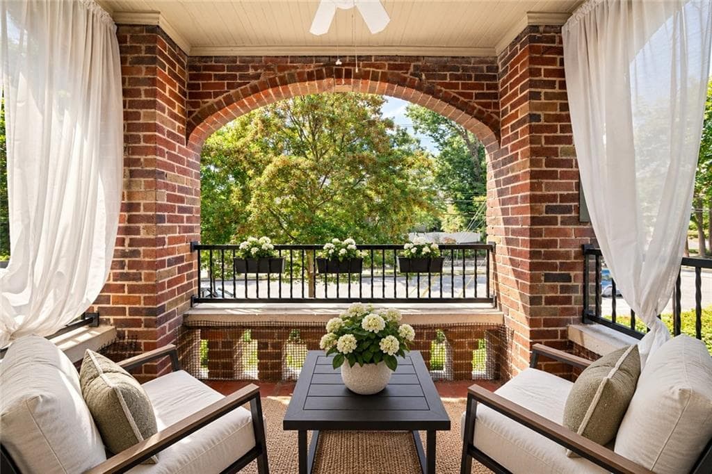 1 bedroom, 1 bathroom, 560 sq ft condominium for sale at 795 Ponce De Leon Place C2, Atlanta, GA 30306 — photo 2