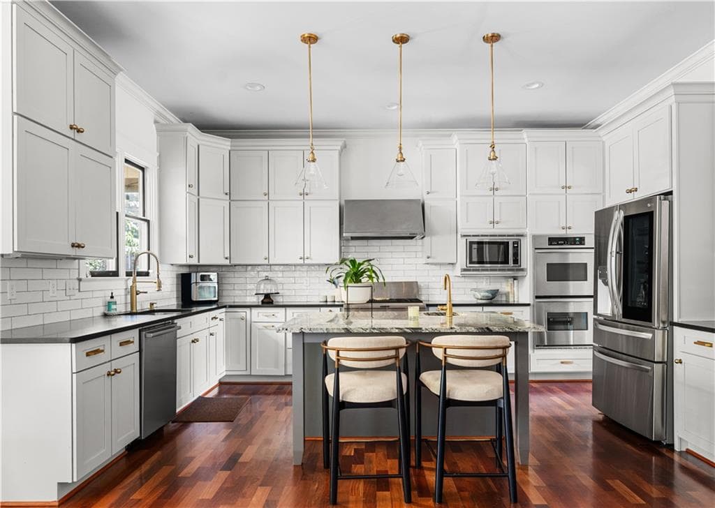 5 bedroom, 5 bathroom, 4,500 sq ft single family residence for sale at 2732 Memorial Drive, Atlanta, GA 30317 — photo 4