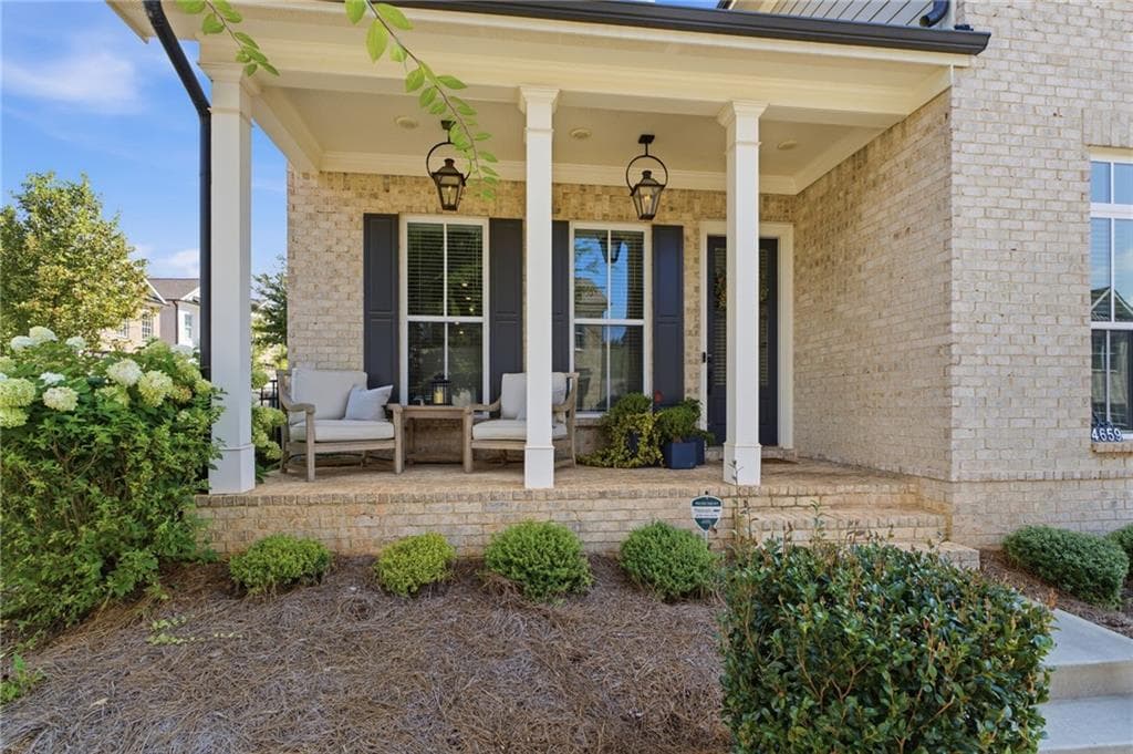 4 bedroom, 4 bathroom, 2,563 sq ft single family residence for sale at 4659 Waterside Parkway, Peachtree Corners, GA 30092 — photo 2