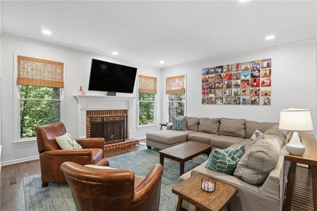 5 bedroom, 3 bathroom, 3,890 sq ft single family residence for sale at 3700 Creek Mist Landing, Suwanee, GA 30024 — photo 6