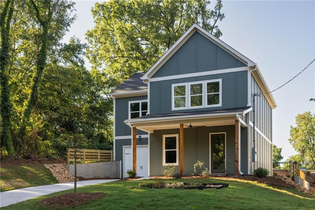 4 bedroom, 3 bathroom, 2,000 sq ft single family residence for sale at 889 Dale Drive, Atlanta, GA 30315 — photo 2
