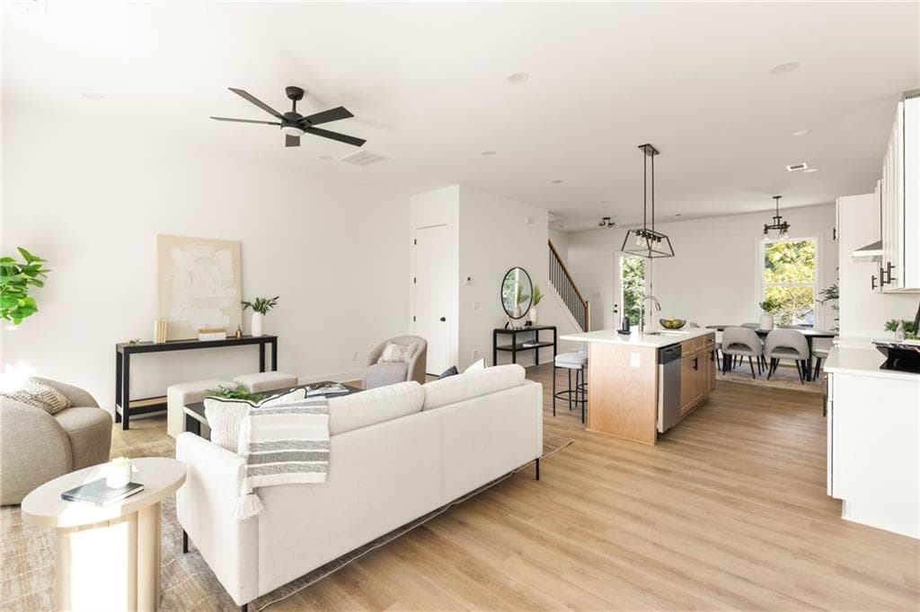 4 bedroom, 3 bathroom, 2,000 sq ft single family residence for sale at 889 Dale Drive, Atlanta, GA 30315 — photo 8