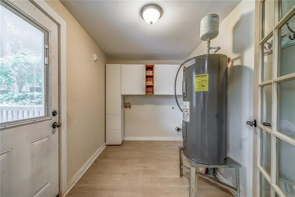 4 bedroom, 2 bathroom, 1,400 sq ft single family residence for sale at 1024 Regis Road, Atlanta, GA 30315 — photo 10