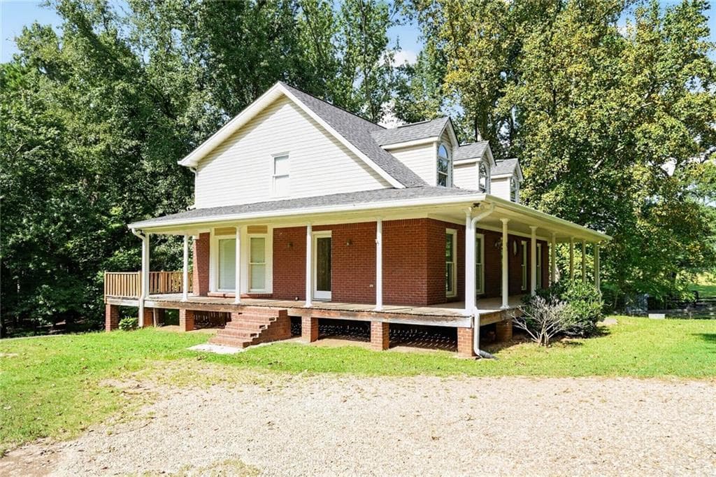 5 bedroom, 4 bathroom, 3,599 sq ft single family residence for rent at 83 Russell Rd, Lawrenceville, GA 30043 for $2,480 a month — photo 2