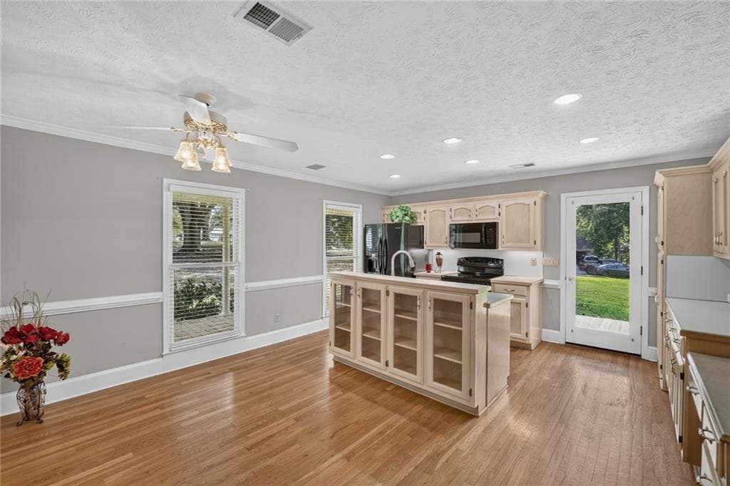 5 bedroom, 4 bathroom, 3,599 sq ft single family residence for rent at 83 Russell Rd, Lawrenceville, GA 30043 for $2,480 a month — photo 8