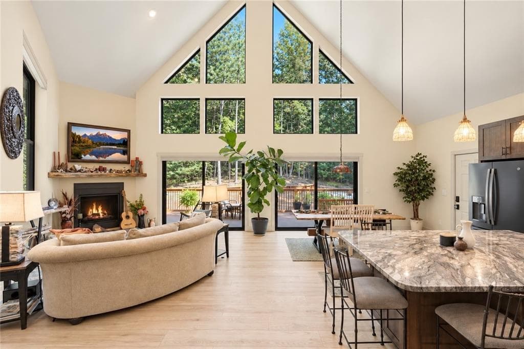 2 bedroom, 3 bathroom, 1,718 sq ft single family residence for sale at 37 Abernathy Lane, Ellijay, GA 30540 — photo 8