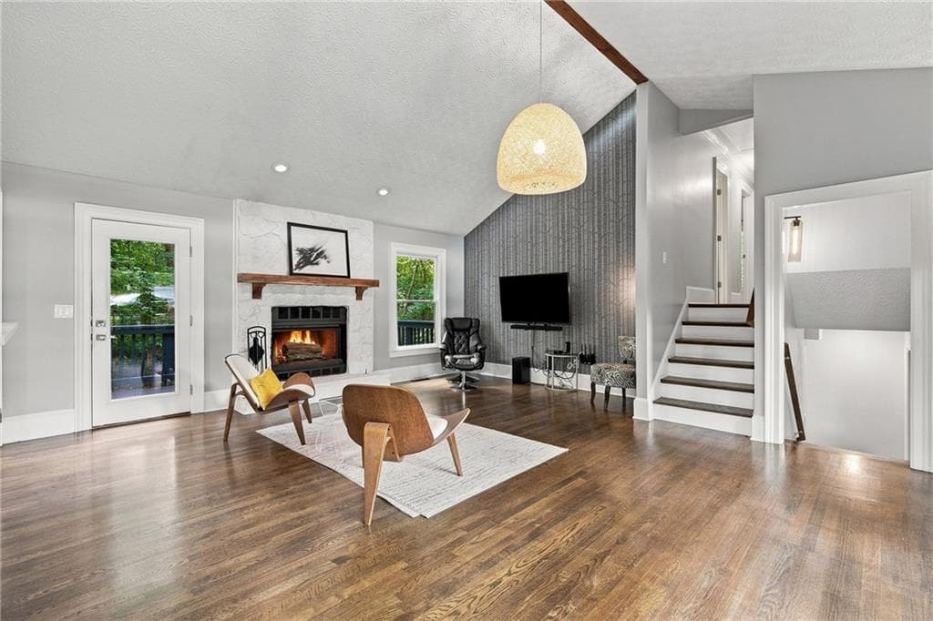 4 bedroom, 3 bathroom, 3,025 sq ft single family residence under contract at 155 S Falcon Bluff, Johns Creek, GA 30022 — photo 4
