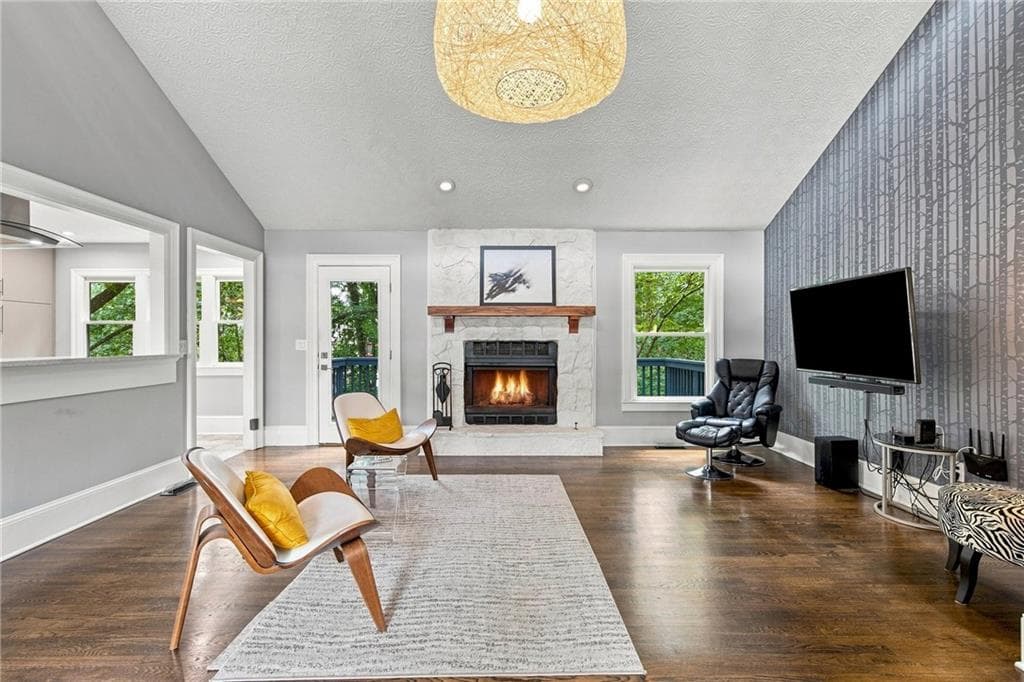4 bedroom, 3 bathroom, 3,025 sq ft single family residence under contract at 155 S Falcon Bluff, Johns Creek, GA 30022 — photo 5