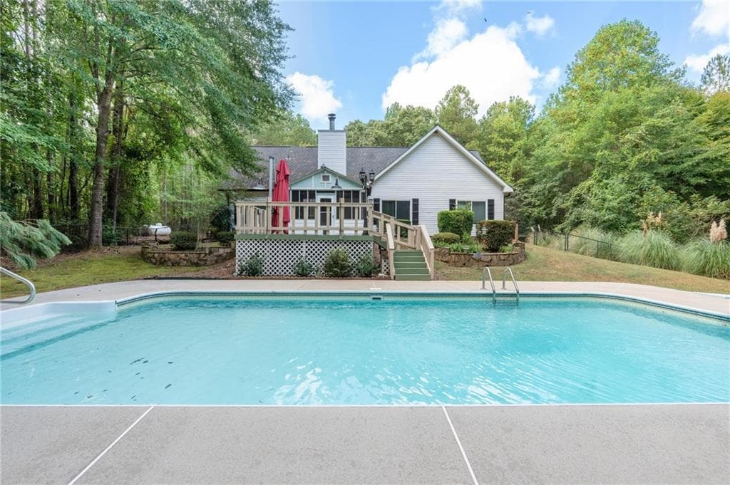 4 bedroom, 3 bathroom, 2,068 sq ft single family residence under contract at 795 Jackson Lake Road, Jackson, GA 30233 — photo 3