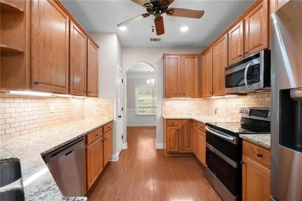 4 bedroom, 3 bathroom, 2,068 sq ft single family residence under contract at 795 Jackson Lake Road, Jackson, GA 30233 — photo 10