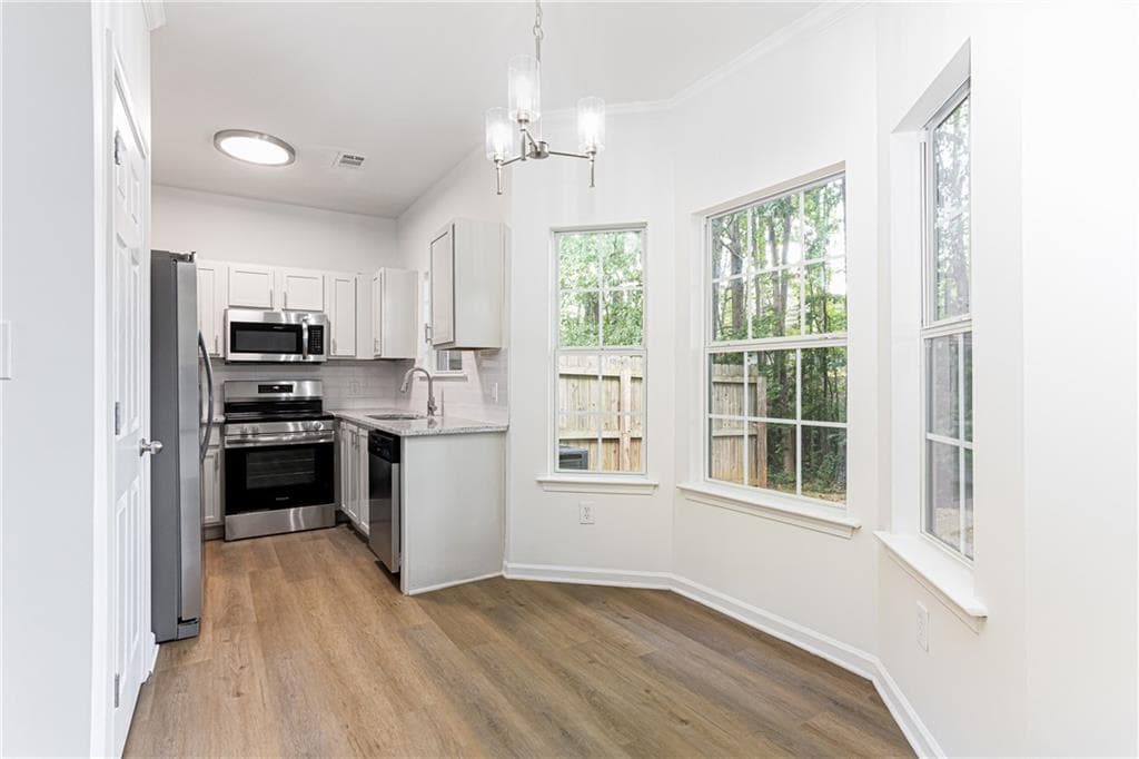 3 bedroom, 3 bathroom, 1,712 sq ft townhouse for sale at 2486 Laurel Circle, Atlanta, GA 30311 — photo 9