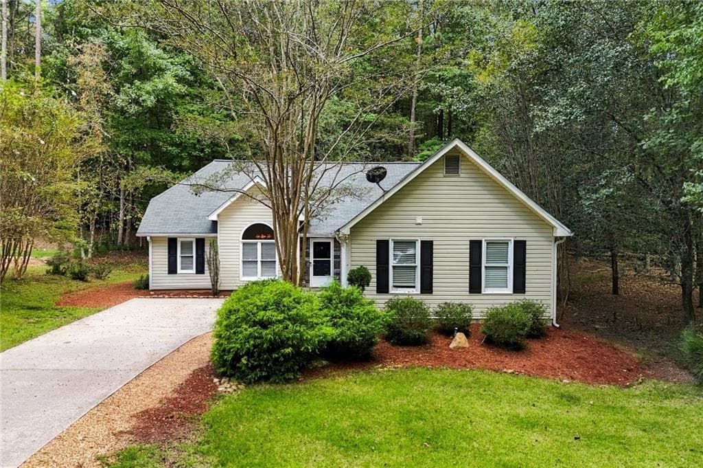 3 bedroom, 2 bathroom, 1,345 sq ft single family residence for sale at 146 Pinebrook Drive, Waleska, GA 30183 — photo 2