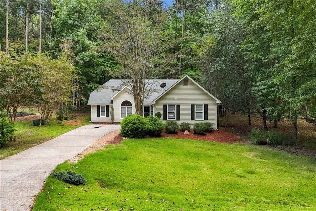 3 bedroom, 2 bathroom, 1,345 sq ft single family residence for sale at 146 Pinebrook Drive, Waleska, GA 30183 — photo 3