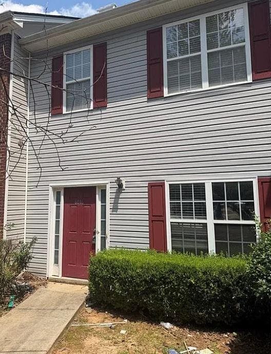 3 bedroom, 3 bathroom, 1,592 sq ft condominium for rent at 6016 Leeshire Trace, Tucker, GA 30084 for $1,999 a month — photo 1 of 16