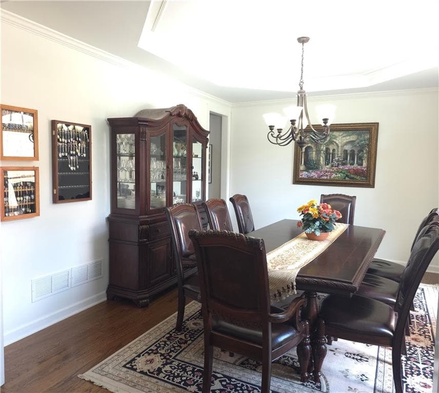 5 bedroom, 5 bathroom, 4,563 sq ft single family residence for sale at 1363 Riverview Run Lane, Suwanee, GA 30024 — photo 7