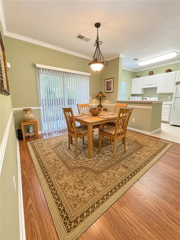 2 bedroom, 3 bathroom, 1,496 sq ft townhouse for sale at 2585 Laurel Circle, Atlanta, GA 30311 — photo 2