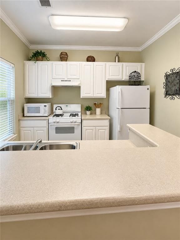 2 bedroom, 3 bathroom, 1,496 sq ft townhouse for sale at 2585 Laurel Circle, Atlanta, GA 30311 — photo 3
