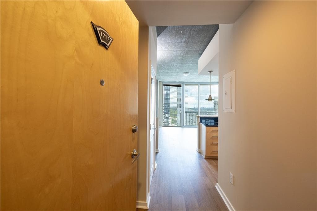 1 bedroom, 1 bathroom, 706 sq ft condominium for sale at 3324 Peachtree Road 1717, Atlanta, GA 30326 — photo 3