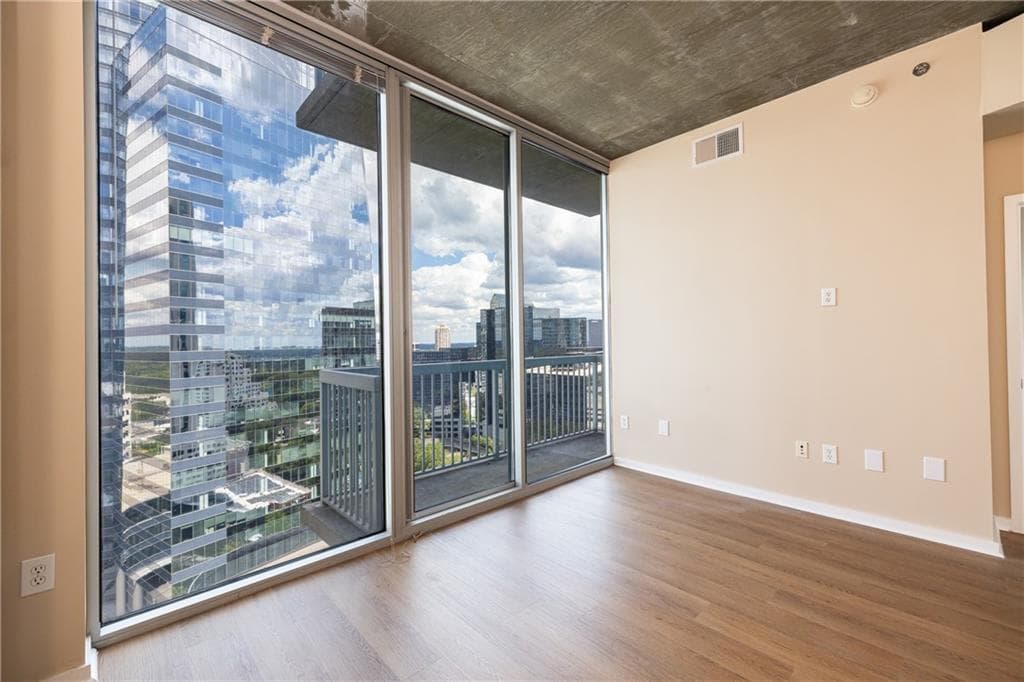 1 bedroom, 1 bathroom, 706 sq ft condominium for sale at 3324 Peachtree Road 1717, Atlanta, GA 30326 — photo 9