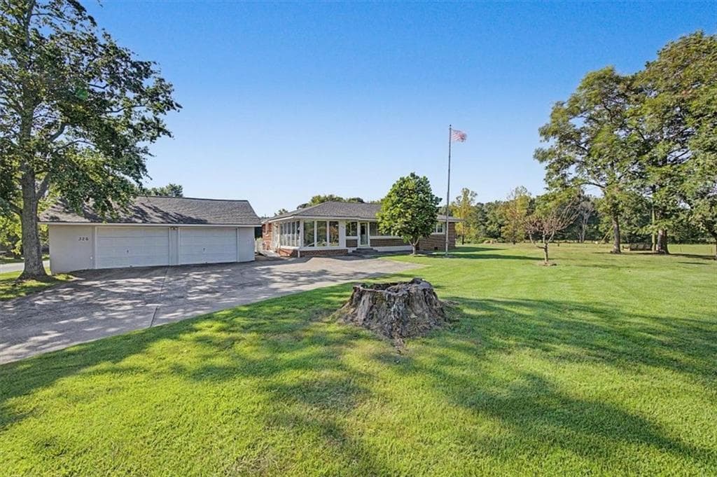 3 bedroom, 2 bathroom, 1,646 sq ft single family residence under contract at 326 Old Cassville White Road, Cartersville, GA 30121 — photo 5